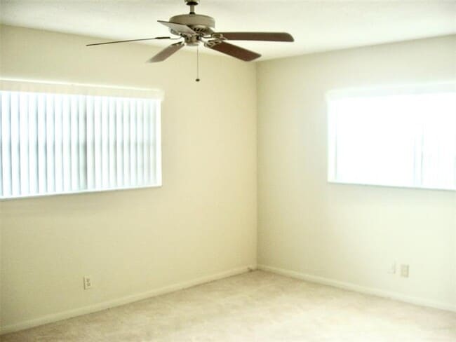 Photo - 412 NE 4th St