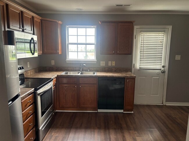 180 Coachman Ct