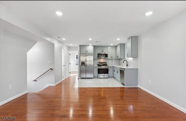 Photo - 64 Columbia Ave Apartamento Unidad 1