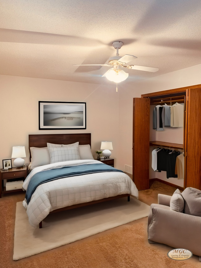 Photo - Spacious Raymore Townhome in Prime Remington Village Location