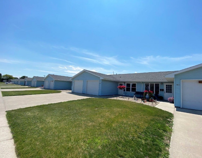 1411 W Elm Ave