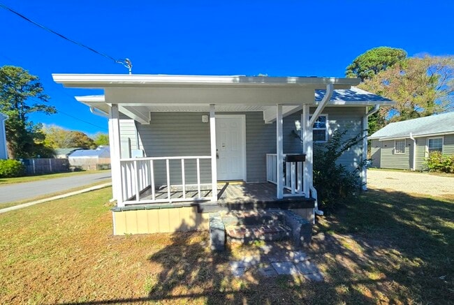 Building Photo - 9447 Peachtree St