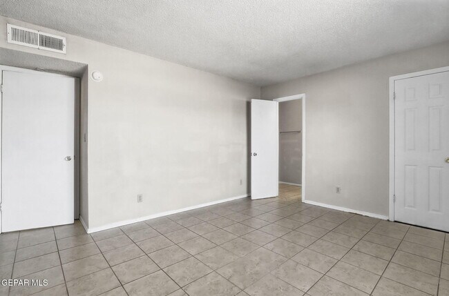 Photo - 2918 E Glen Dr