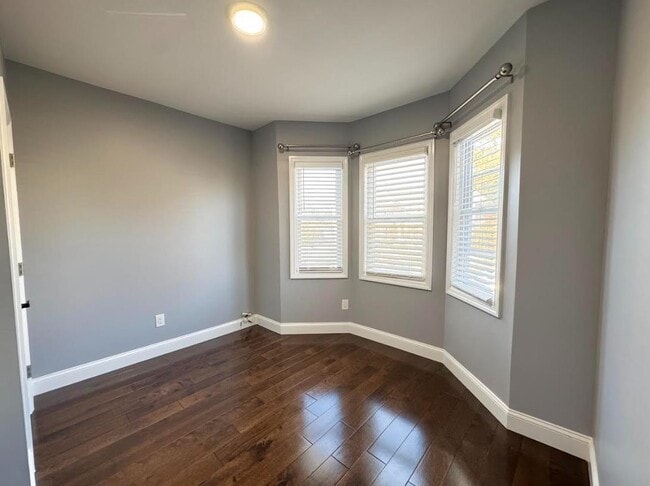 Photo - 243 Hamilton Pl Unit 2