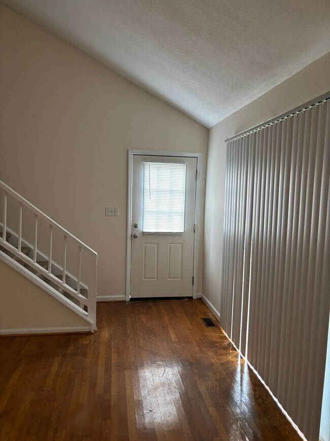 Photo - One Month Free **Limited Time**Prime Location