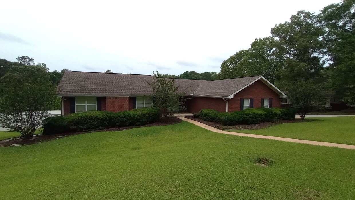 4 bedroom 3 bath Home with Pickleball Cour... - 4 bedroom 3 bath Home with Pickleball Cour...