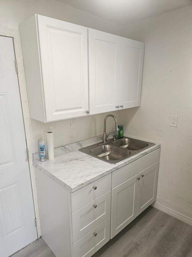 Photo - 505 NW 16th Ave
