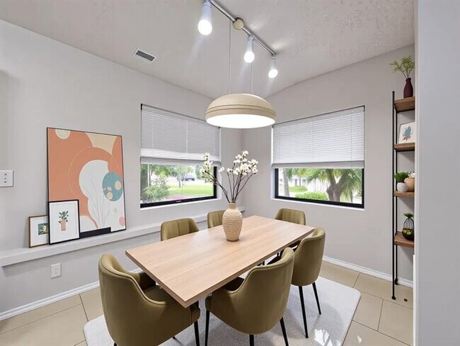 Photo - 9999 Summerbreeze Dr Unidad 102