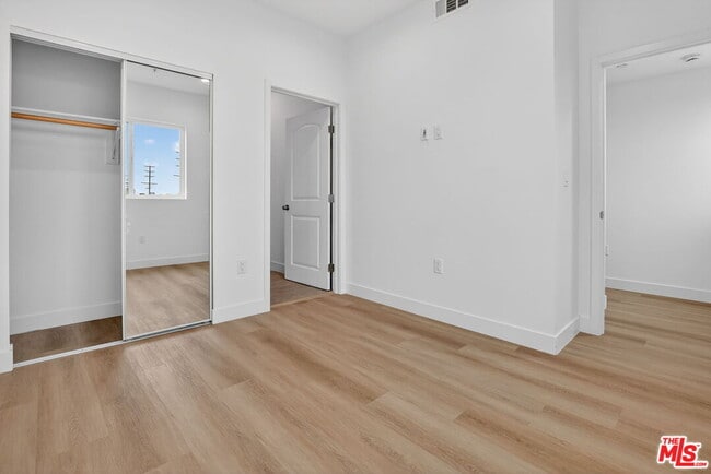 Photo - 11444 Oxnard St Unit 1/2