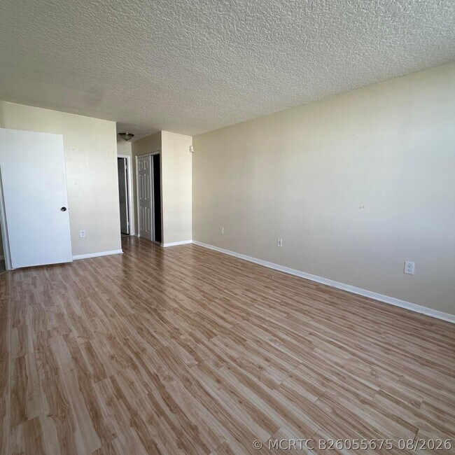 Photo - 2851 NE 183rd St Unit 914E