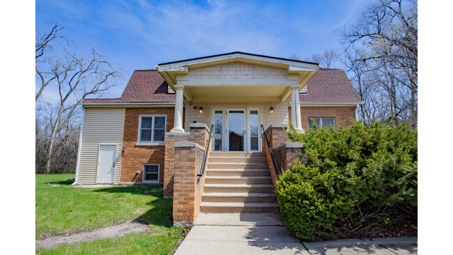 Photo - 1305 Oswego Rd House