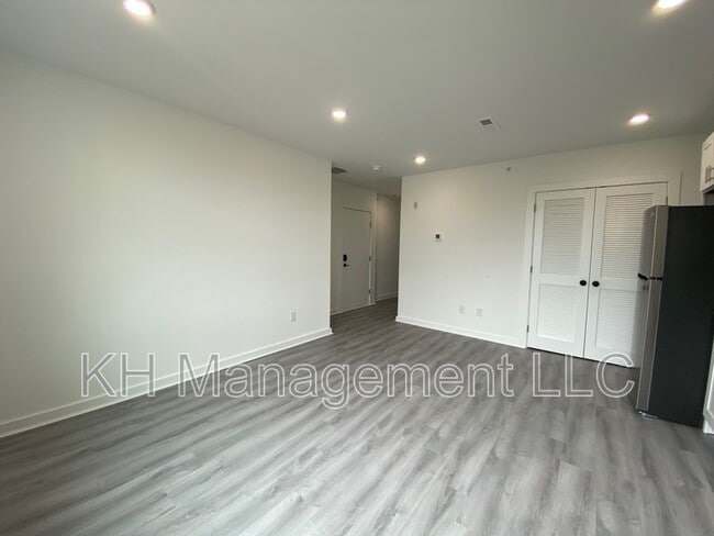 Photo - 5436 Vine St