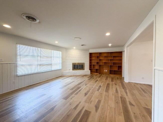 Photo - 3414 57th St