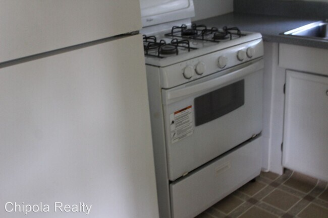 Photo - 2 br, 1 bath House - 2992 Caledonia Street