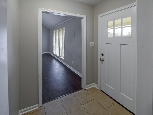 Photo - Great updated 4 bed, 2 bath home northeast of Memphis near Covington Pike.