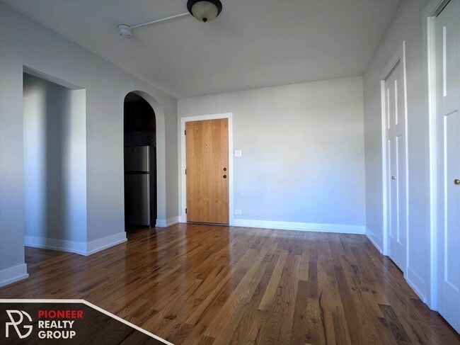 Building Photo - 550 W Arlington Pl Unit 811