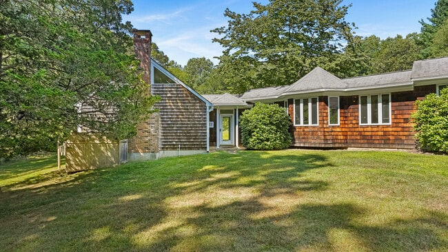 Photo - 106 Spoonwood Rd