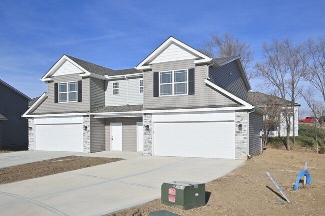 Photo - 3 Bedroom 2.5 bath 2 Car Garage Duplex