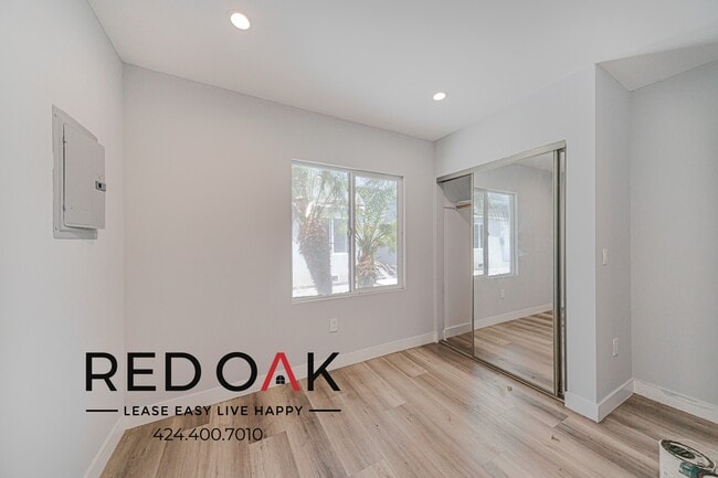 Photo - 6433 S Victoria Ave Unidad 6433