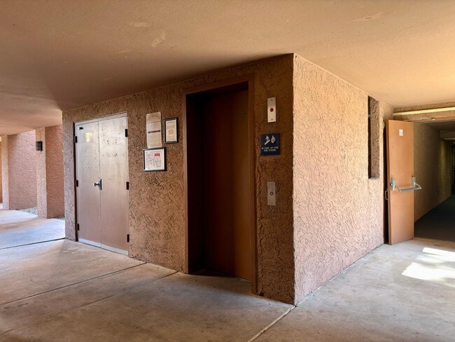 Building Photo - 540 N May Unit 3106