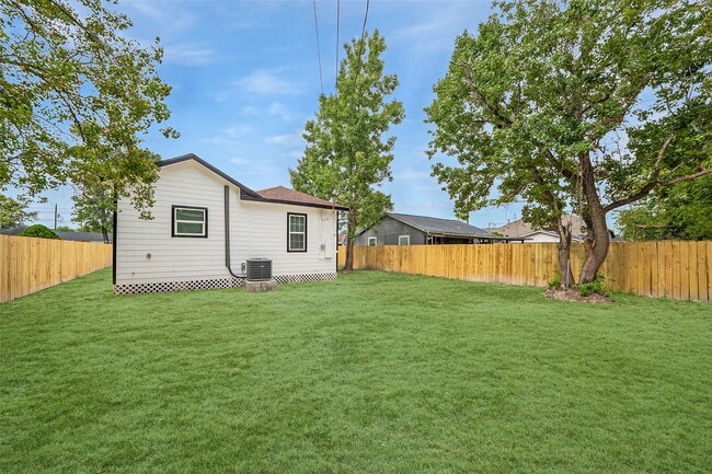 Photo - 9305 Kentshire Dr