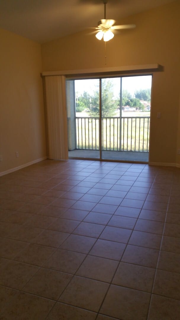 Photo - Bellasol 4117-121 Unit 4117 Bellasol Circle, 121