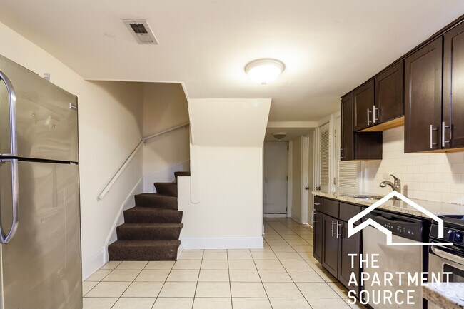 Photo - 877 W Lill Ave Unit D1