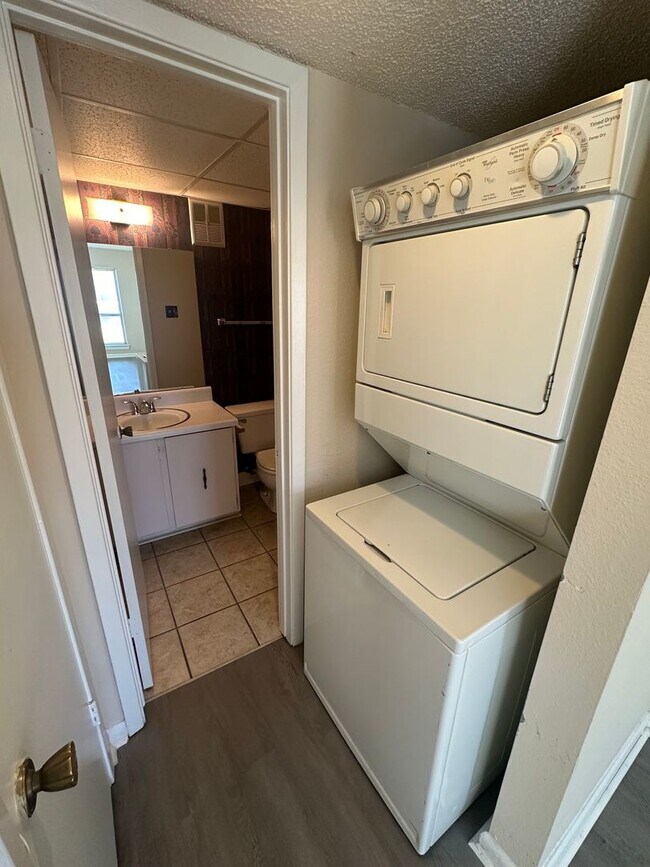 Photo - 2BD/1.5BA Townhouse located on the Germant...