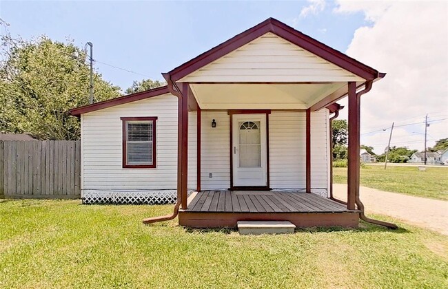 Photo - 706 S Blackwell St Rental