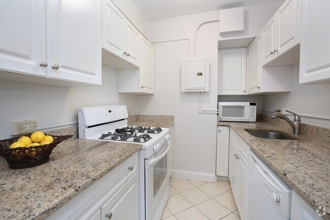Building Photo - 1454 Beacon St Unit 142 Rental