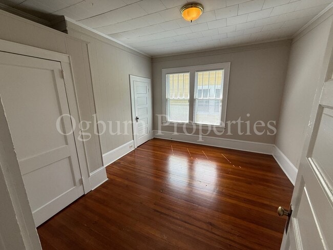 Photo - 113 E Sprague St