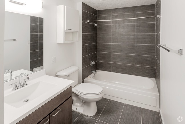 1BR, 1BA - 660 SF - The Markham