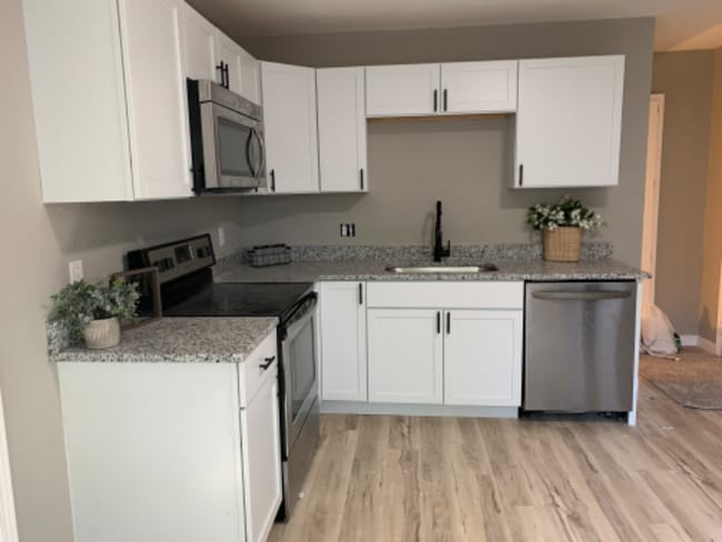 Building Photo - 7653 S 41st St Rental