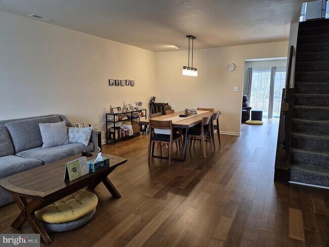 Photo - 262 Tulip Tree Ct