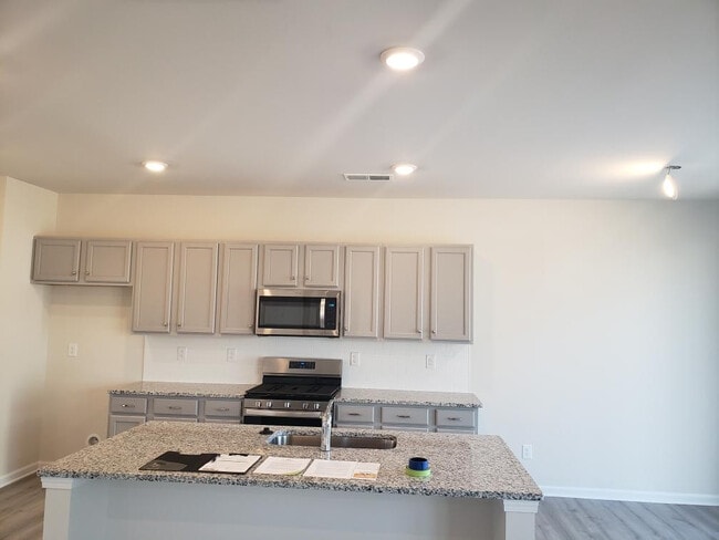 Photo - Room in House on Maylen Trace