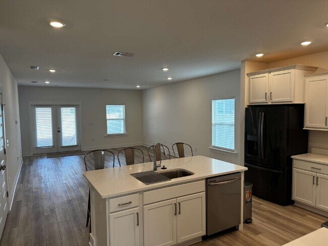 Photo - 157 Blooming Cv