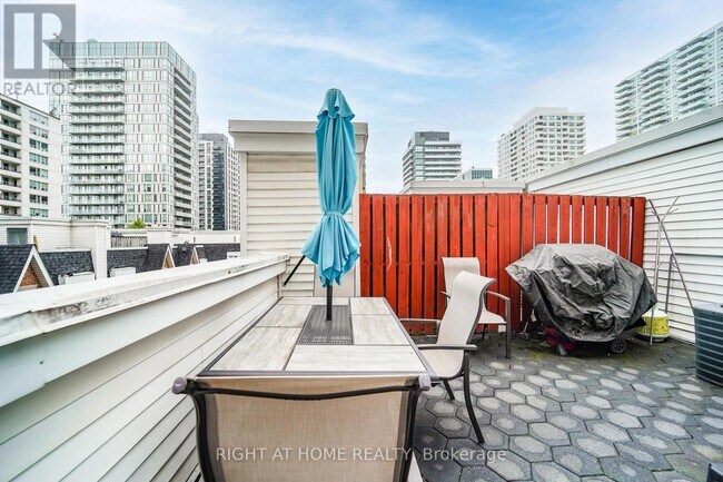 Photo - 108 Redpath Ave