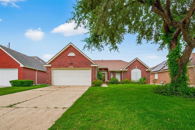 Photo - 914 W Peach Hollow Cir