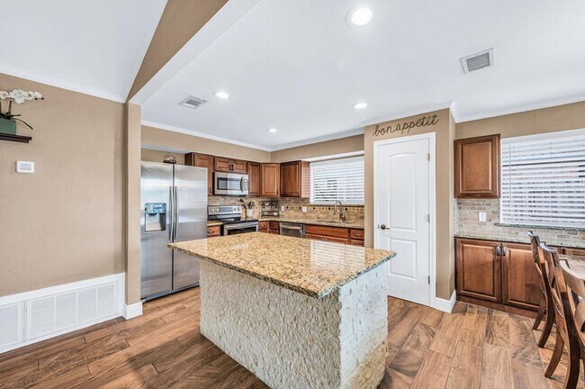 Photo - 204 Monaco Dr