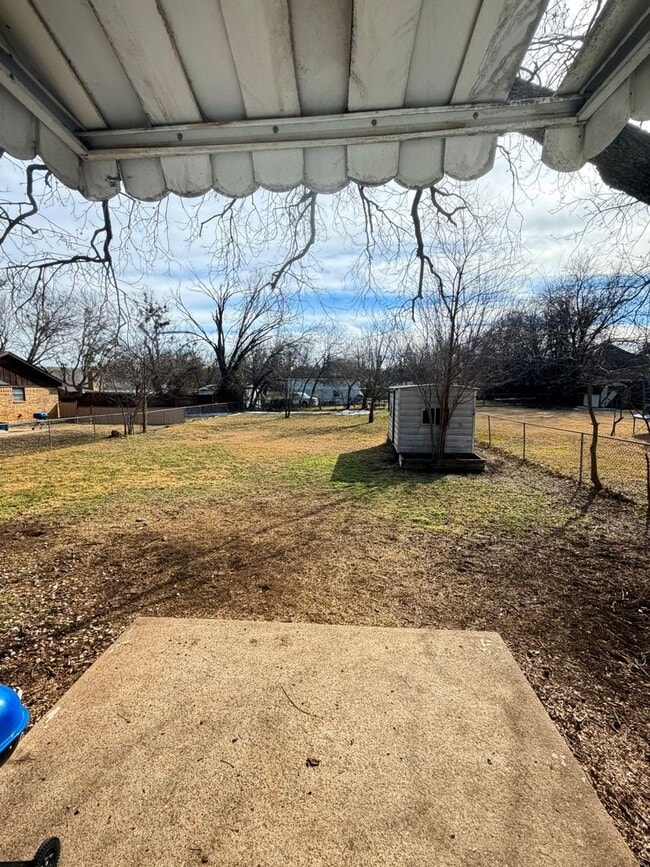 Photo - 307 W Russell St