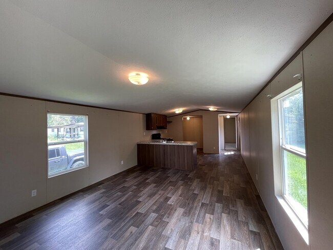 Photo - 526 W Walters Blvd