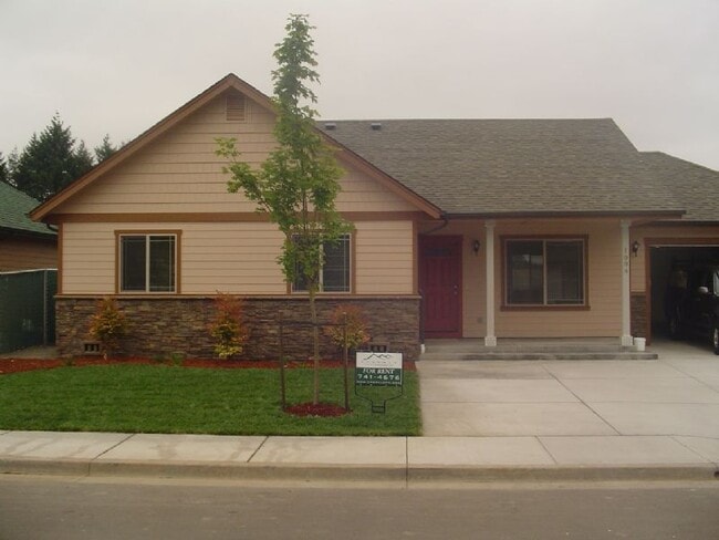 Photo - New 3 bedroom w/garage in East Springfield