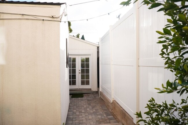 Photo - 1120 S Barrington Ave