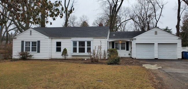 Building Photo - 545 Ford Dr