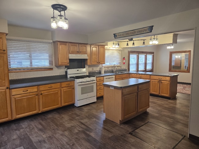 Building Photo - 5347 Birch Island Dr