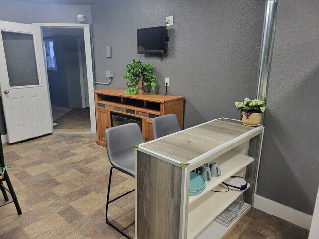 Photo - 208 6th Ave SW