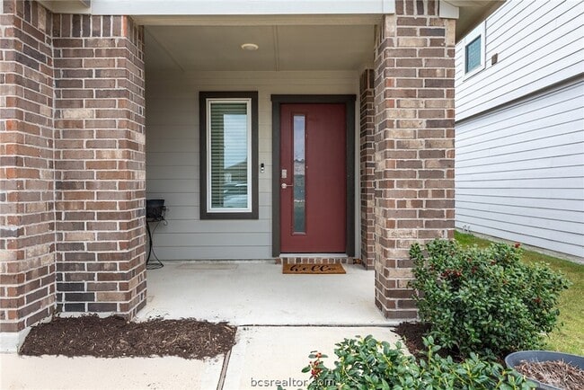 Photo - 918 Kickapoo Ln