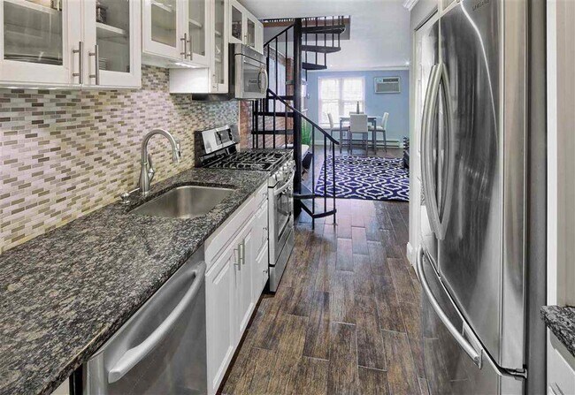 Photo - 79 Garden St Unit 2