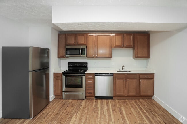 2BR, 1BA - 889 SF - Heritage Apartments