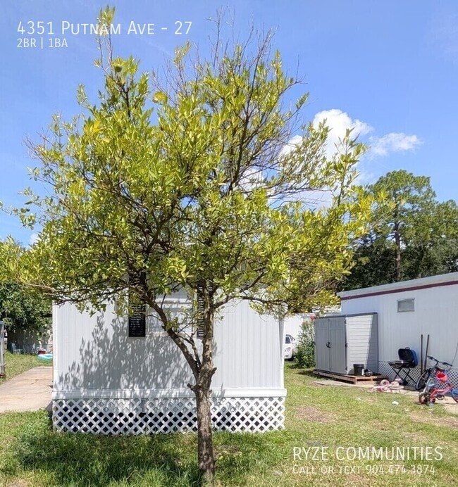 Photo - 4351 Putnam Ave